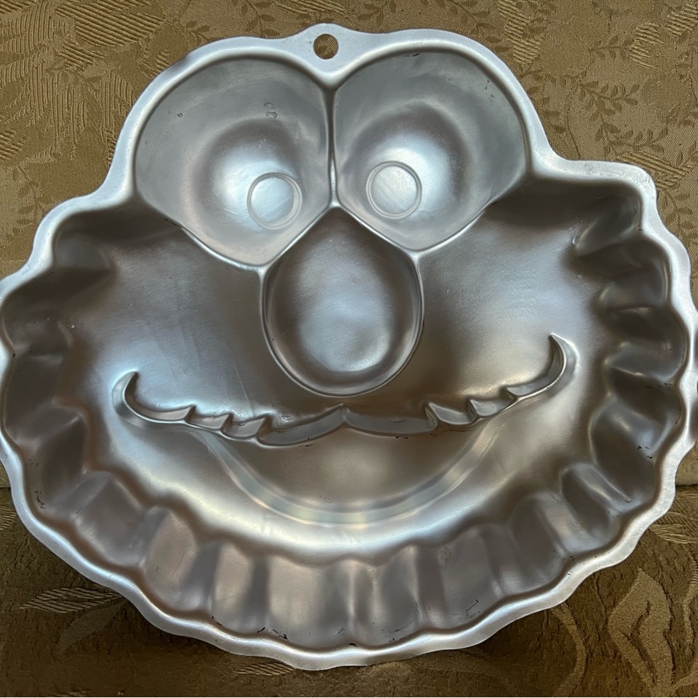 Wilton Sesame Street Elmo Cake Pan
